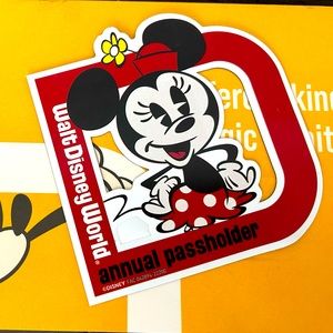 WDW Disney Annual Passholder Magnet Minnie